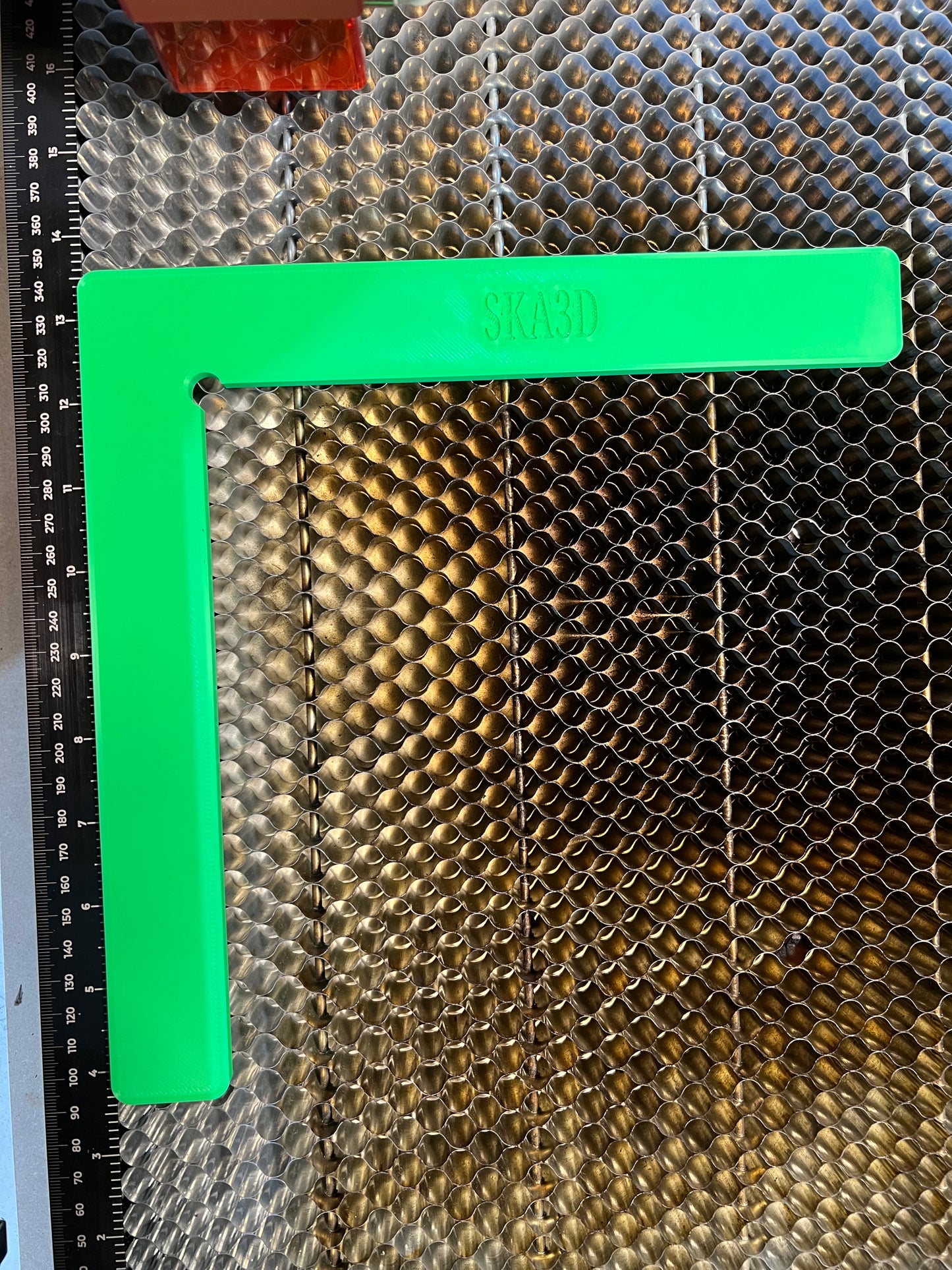 Magnetic square for Xtool and other honeycomb steel beds